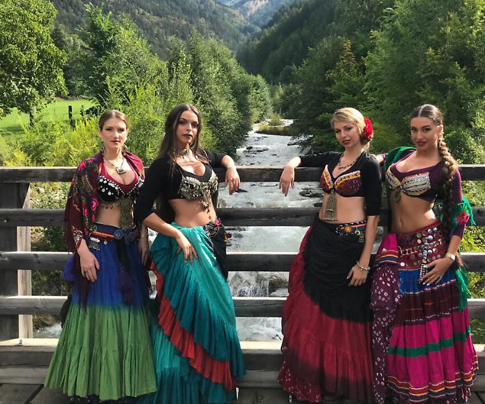 Ballerine di danza tribale, il successo internazionale delle 6 giovani ragazze umbre