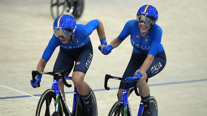 Olimpiadi, Consonni-Guazzini conquistano la medaglia d'oro nel ciclismo su pista: è l'11esimo trionfo per l'Italia