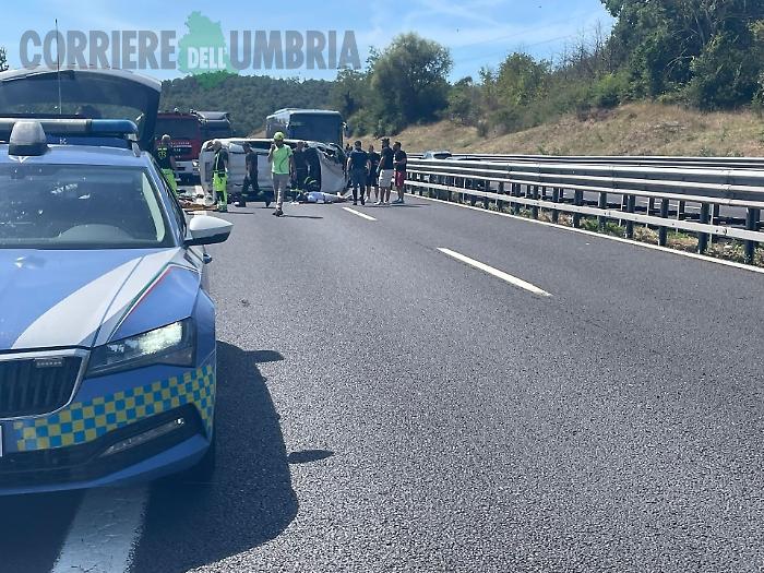 Auto si ribalta all'altezza di Fabro: 5 feriti, uno è grave