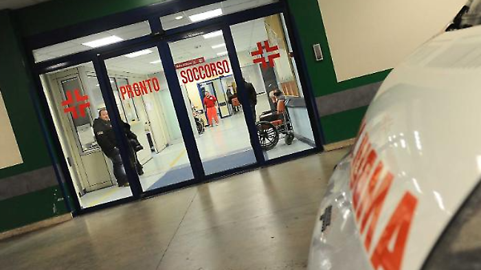 Operaio schiacciato da una lastra di acciaio: amputata la gamba sinistra.  Le sue condizioni ora sono stabili