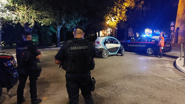 Perugia, ancora coltellate: colpito perché rifiuta un passaggio a uno sconosciuto. Caccia all'aggressore