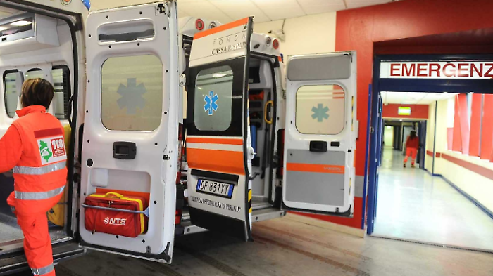 Perugia, minaccia di morte e picchia la compagna: ricoverata in terapia intensiva. Lui finisce in carcere a Capanne