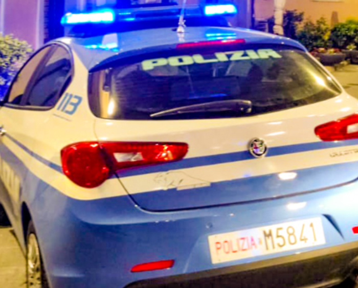 Terni, nasconde 14 palline di droga nei pacchetti di sigarette e li lascia nelle aiuole, 22enne arrestato per spaccio