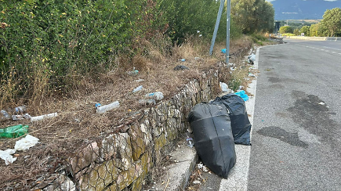 Umbria, E45: piazzole di sosta come vere e proprie discariche. L'appello di Melasecche per tutelare il decoro sulle strade statali