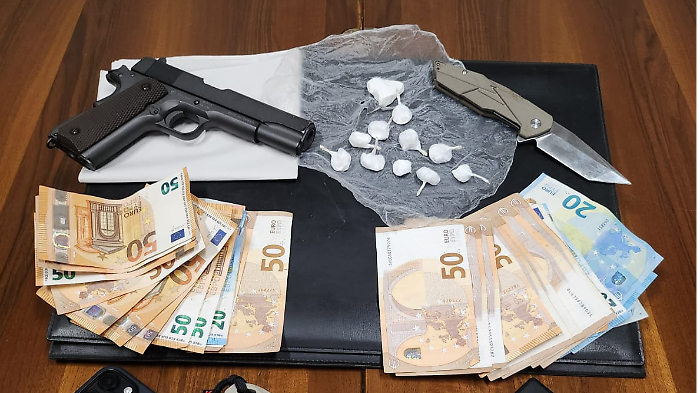 Citt&agrave; di Castello, alla guida con la droga ed un coltello: albanese arrestato e condannato a un anno e due mesi di reclusione