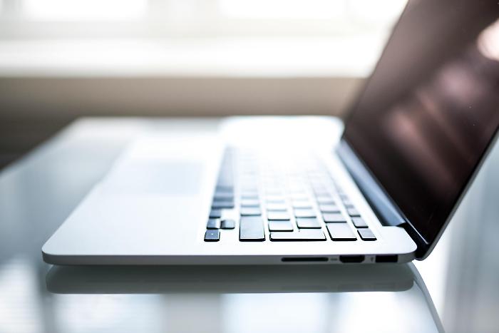 Truffe bancarie in aumento, attenzione a telefonate e mail. Come difendersi e proteggere conti e carte