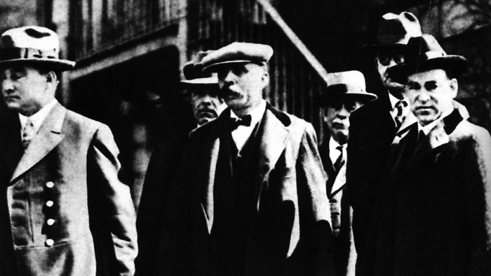 Oggi in tv venerdì 23 agosto su Rai Storia il racconto dell'esecuzione degli anarchici Sacco e Vanzetti