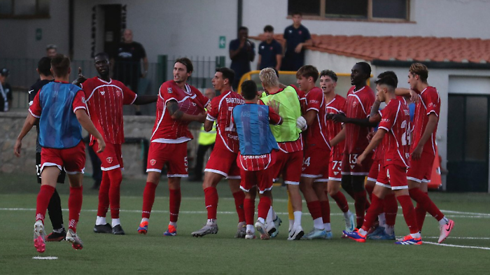 Calcio, Pianese Perugia finisce 3-3. L'allenatore Formisano ai microfoni: "Un inizio allo sbando, ma reazione non scontata"