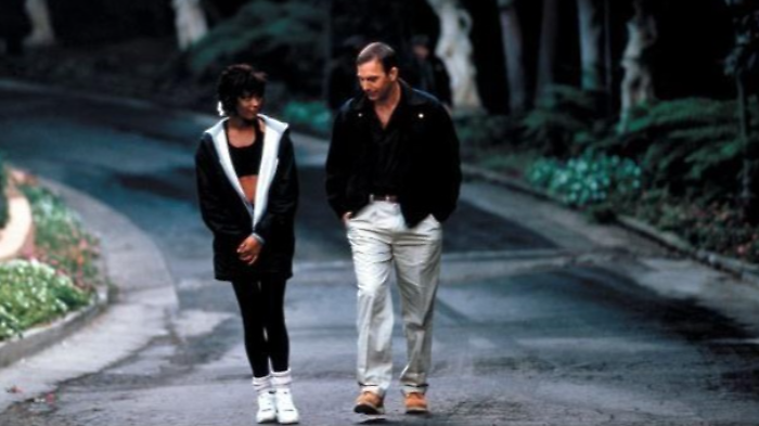 Guardia del corpo, stasera in tv 6 settembre su Rete 4, il cult diretto da Mick Jackson. Curiosità