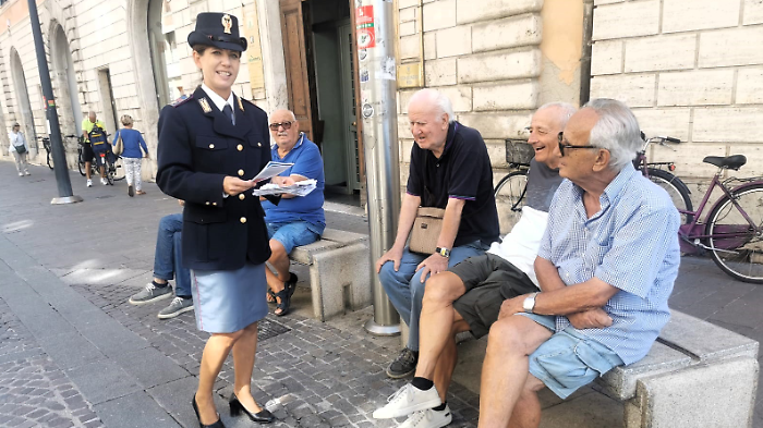 Terni, truffe agli anziani: Più sicuri insieme.  La polizia incontra i cittadini 