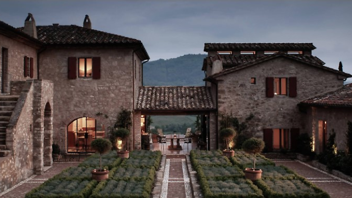 Lisciano Niccone, il Castello di Reschio per la prima volta nella classifica dei migliori 50  hotel del mondo del 2024