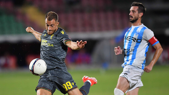 Fere a valanga contro il Legnago: finisce 8-0 per i rossoverdi. Doppiette per Cicerelli e Romeo, in gol anche Maestrelli, Donnarumma, Carboni e Cianci