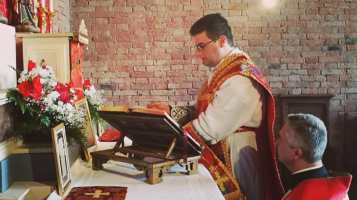 Gubbio, don Andrea Maccabiani chiarisce: "Sono un prete cattolico"
