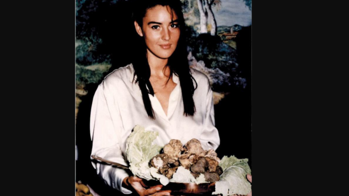 monica bellucci mostra tartufo