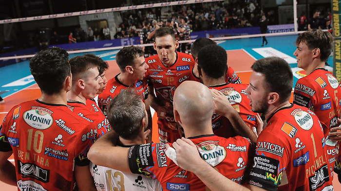 La Sir soffre a Padova ma vince al tie-break: Ishikawa Mvp