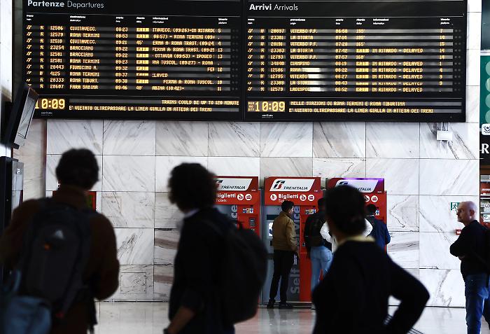 Sciopero previsto per venerdì 10 gennaio: dai treni ai mezzi pubblici locali, ecco le aree interessate