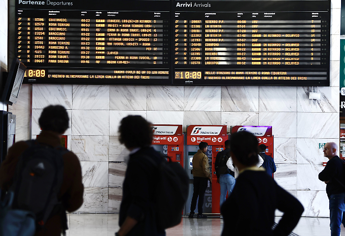 Trasporti, sciopero nazionale di 24 ore tra sabato 12 e domenica 13 ottobre. Previste cancellazioni dei treni