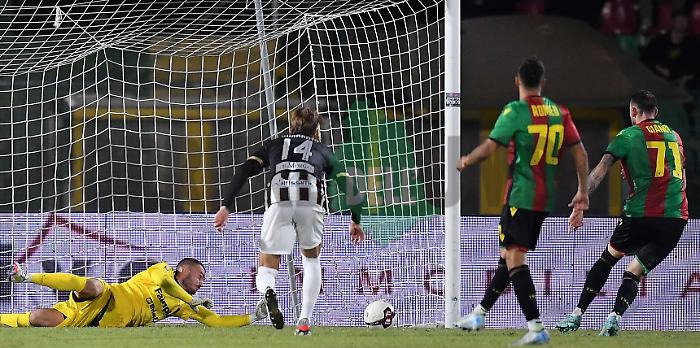 Ternana-Ascoli 3-1, tris e vetta per le Fere