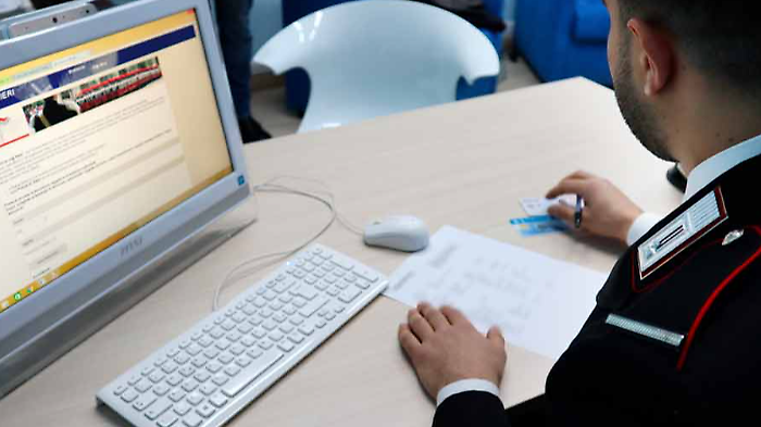 Truffe online, prende l'auto da 18 mila euro che aveva pagato con finto bonifico