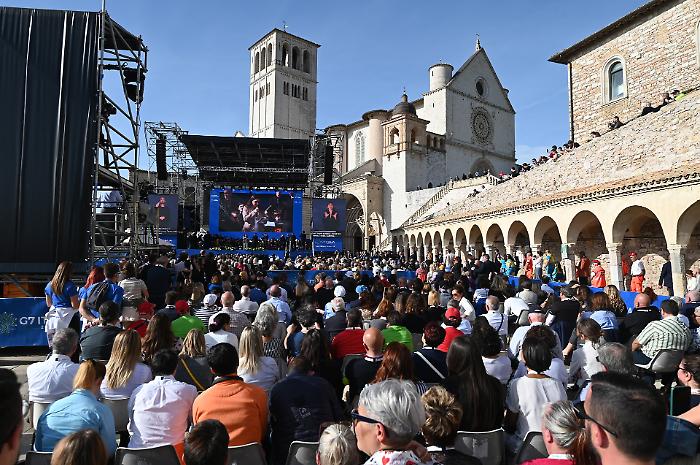 Il primo vero passo dell'umanità per una società equa