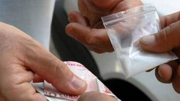 Sorpresi a spacciare in via Pasteur: sequestrati pi&ugrave; di 30 grammi di cocaina e oltre 3 mila euro in contanti. Arrestati un uomo e una donna
