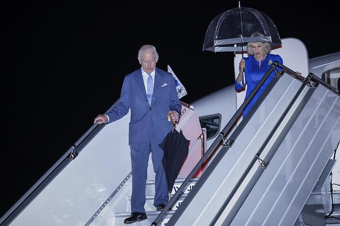 Re Carlo in Australia con Camilla, l'omaggio al popolo: perché la monarchia si rafforza