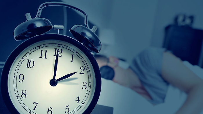 Torna il cambio all'ora solare, lancette dell'orologio indietro di un'ora. Ecco perché si chiama così