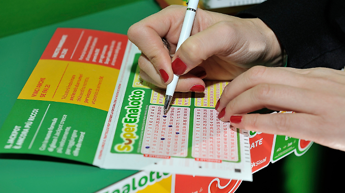 Lotto e Superenalotto, le estrazioni di oggi sabato 11 gennaio: i numeri vincenti