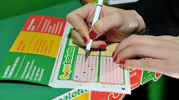 Lotto e Superenalotto, le estrazioni di oggi venerdì 31 gennaio: i numeri vincenti