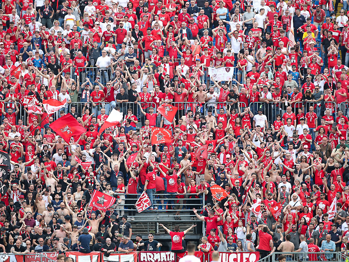 Una targa al Curi in onore di Mimmo Pucciarini. Gli ultras: "La Curva Nord col suo nome"