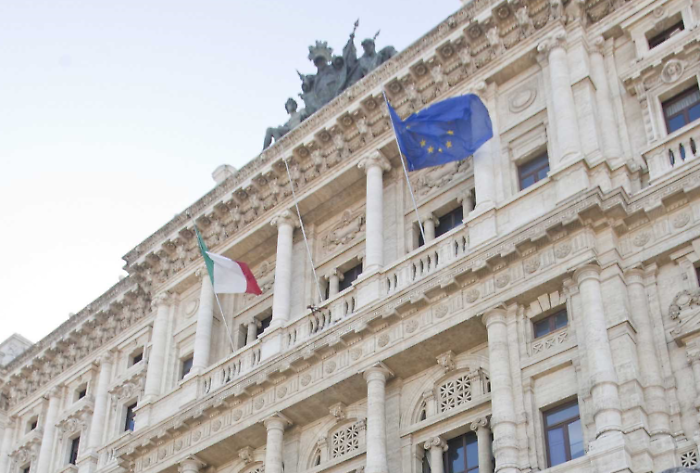 Spedizione punitiva a Spoleto contro un ragazzo, la Cassazione annulla tutto: parte un'altra udienza