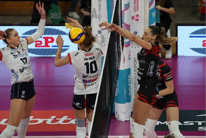 La Bartoccini si ferma a un passo dall'impresa contro Chieri: 2-3
