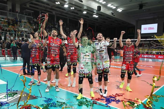 Trentino-Perugia 1-3, la Sir Susa Vim sbanca casa Itas e balza in vetta