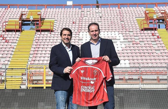 Lamberto Zauli, chi è il nuovo mister del Perugia. Dalla salvezza con la Reggiana al doppio esonero col Crotone: le tappe della carriera