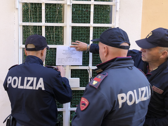 Alcolici ai minorenni e troppa confusione durante la movida: chiuso locale