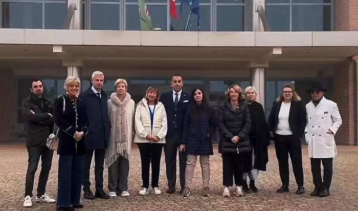 Donatella Tesei all'ospedale di Pantalla: "Siamo qui per sfatare le fake news della sinistra"