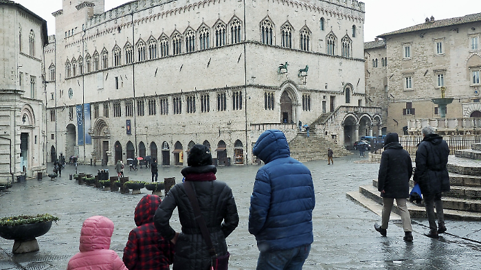 Meteo, ultimo weekend con clima mite. Da settimana prossima cambia tutto: in arrivo freddo e pioggia