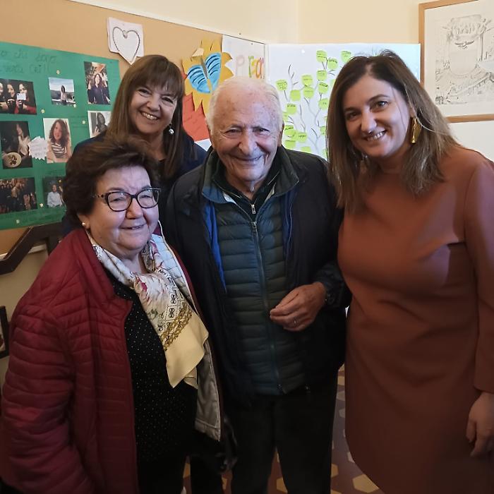 Mogol aiuta chi soffre di anoressia