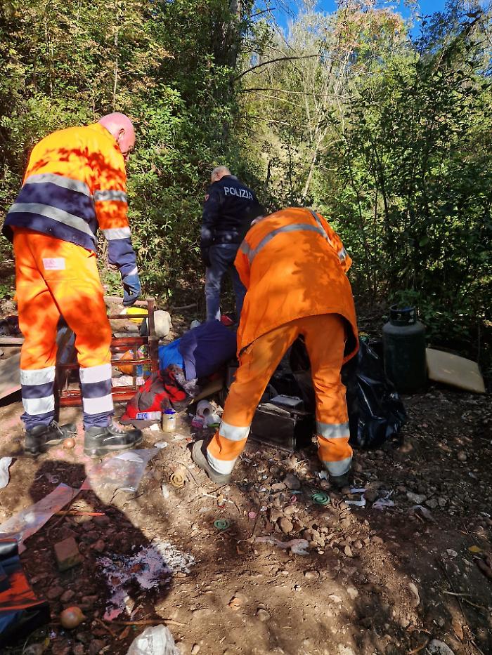 bonifica rifiuti terni polizia