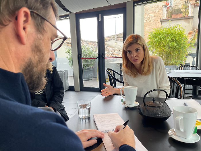 Un thè inglese per Margherita Scoccia, il Times intervista la consigliera comunale: "La serie tv su Amanda Knox fa male alla città"