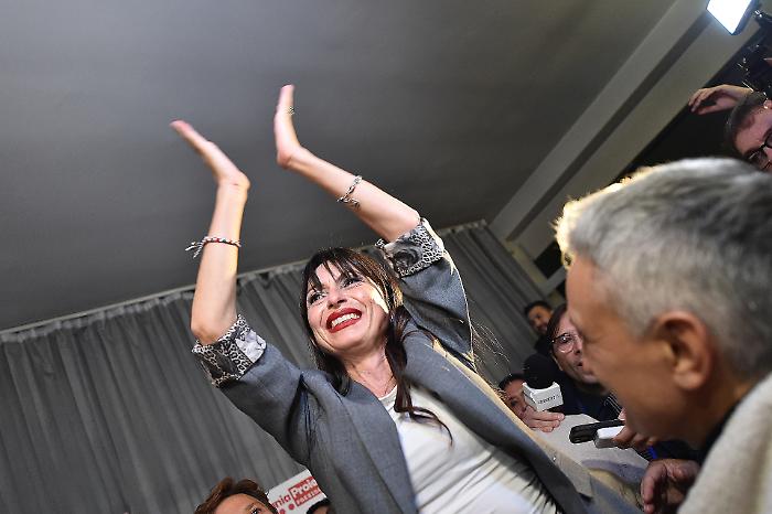 Stefania Proietti presidente della Regione Umbria. Il discorso: "E' stata la vittoria dei cittadini"