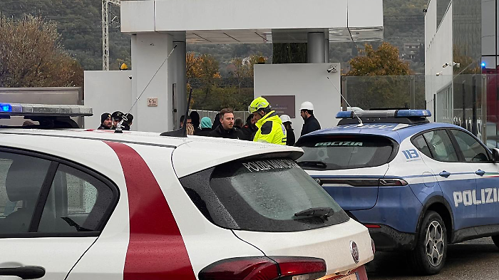 Esplosione, sotto sequestro la parte dell'azienda dello scoppio. Le indagini, le conseguenze, i social impazziti