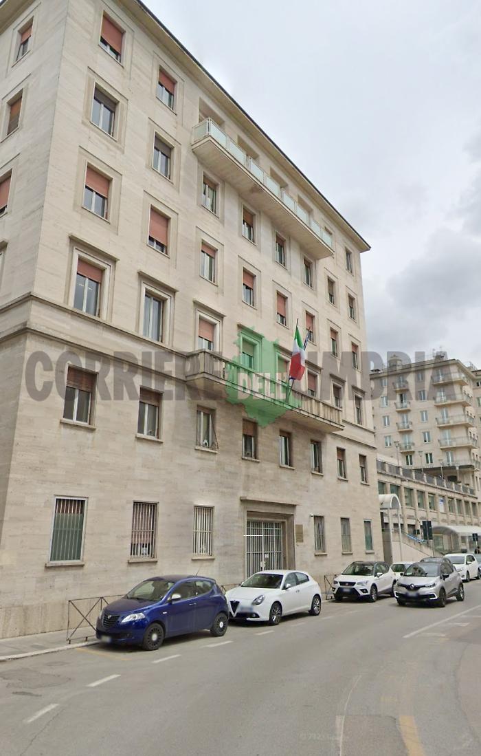 Terrorismo e jihad, arrestato 24enne italiano radicalizzato: aveva migliaia di file per l'autoaddestramento e la costruzione di esplosivi