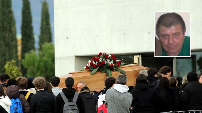 Funerali Salvatore Postiglione