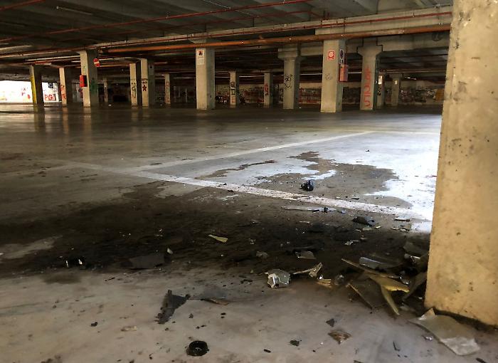 Sfide tra auto nel parcheggio coperto: decisa la chiusura di notte della struttura di via Bramante