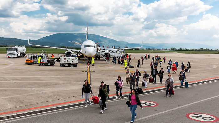 L'aeroporto dell'Umbria, avviato l'iter per la continuità territoriale e nuove rotte per il 2026 