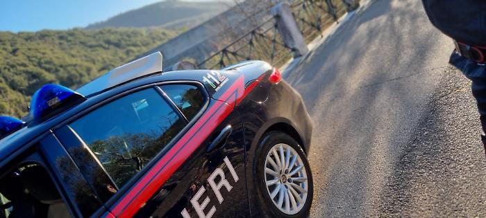 Perugia, sorpreso in auto con la droga: sequestrati contanti e cocaina. Arrestato ragazzo di 19 anni