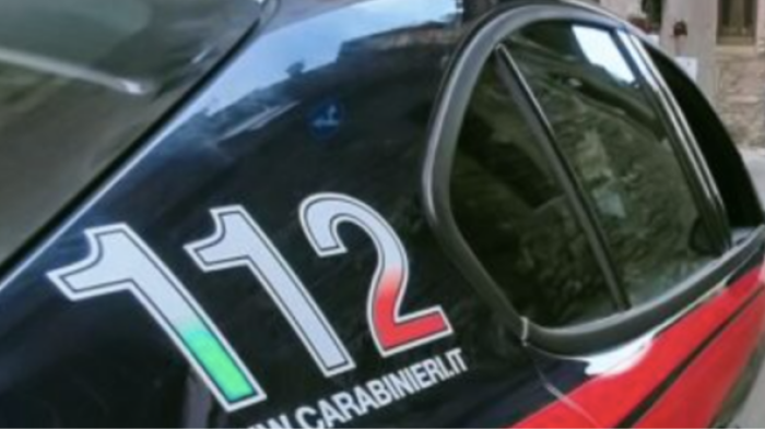 Hashish e cocaina nel bomber e nel com&ograve;, arrestato spacciatore