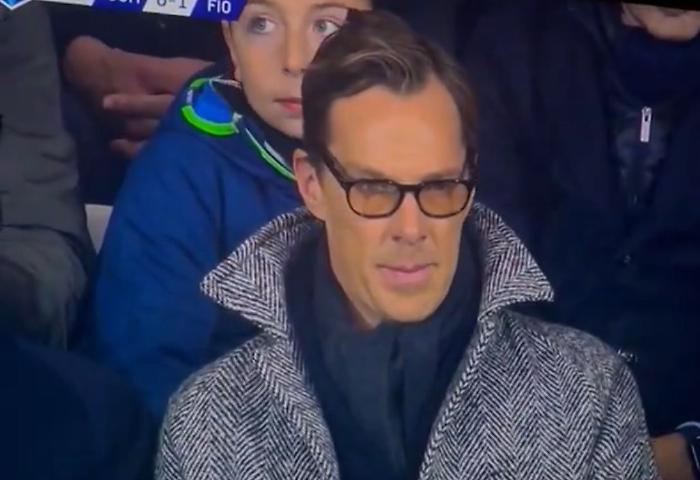 Cumberbatch a Como-Fiorentina, continua la parata di stelle allo stadio Sinigaglia: tutti i vip passati in tribuna