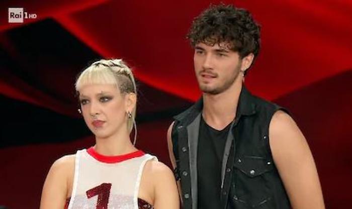Anna Lou Castoldi e Nikita Perotti, è nato un amore? Chi sono i due che stanno incantando a Ballando con le stelle